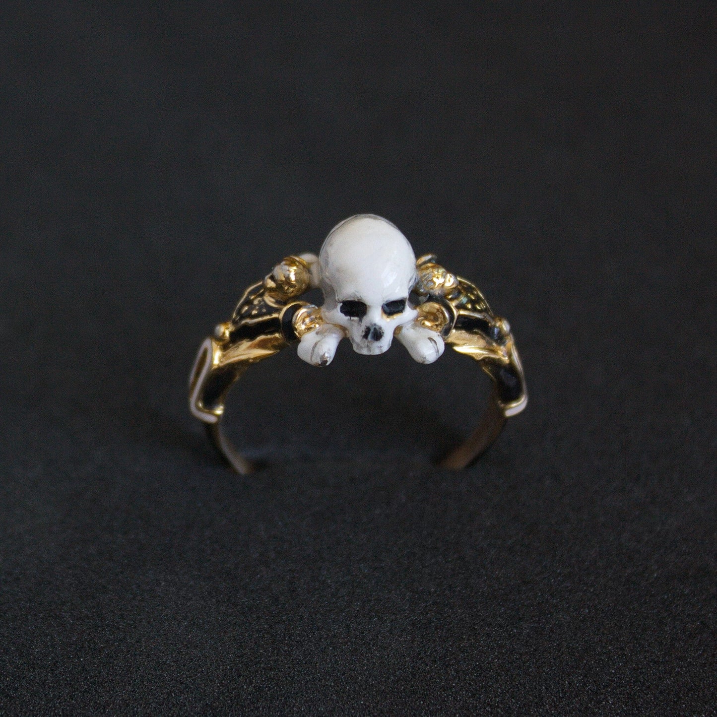 Italian Memento Mori Ring - 1600-1625