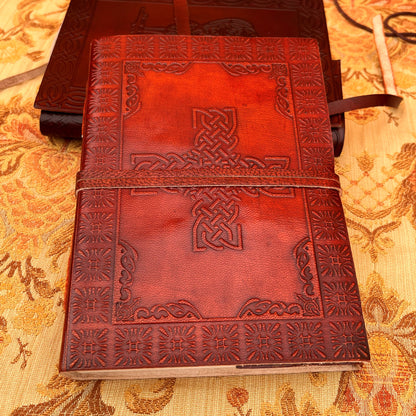 Cahier d'écriture Croix Celtique en Cuir Bordeaux