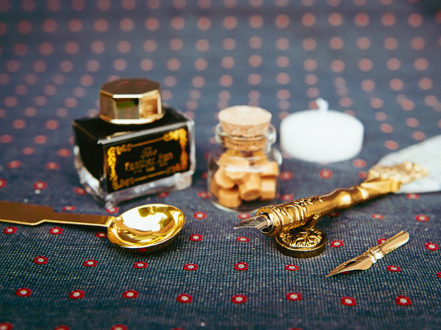 Owl Fountain Pen and Wax Letter Seal Stamp (Mint Green Feather)