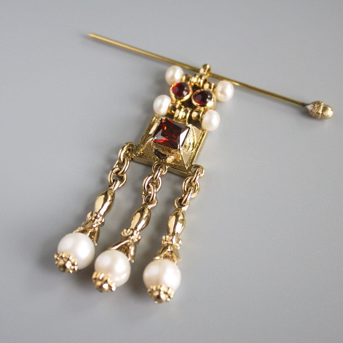 Renaissance Pendant Brooch with Red Stone and Pearls