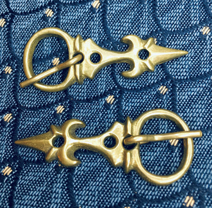 Medieval Buckle - arrow like (set of two)