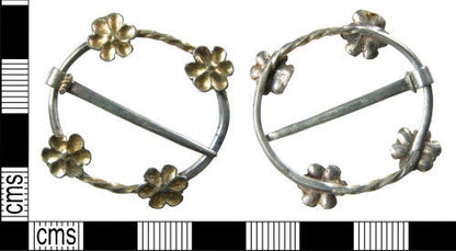 Broche médiévale 4 Fleurs (lot de 2)