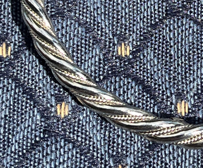 Bracelet enveloppé de fil d’argent Viking