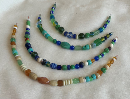 Ensemble broche et collier de perles pour femme viking (verts)