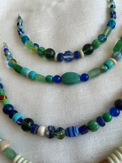 Ensemble broche et collier de perles pour femme viking (verts)