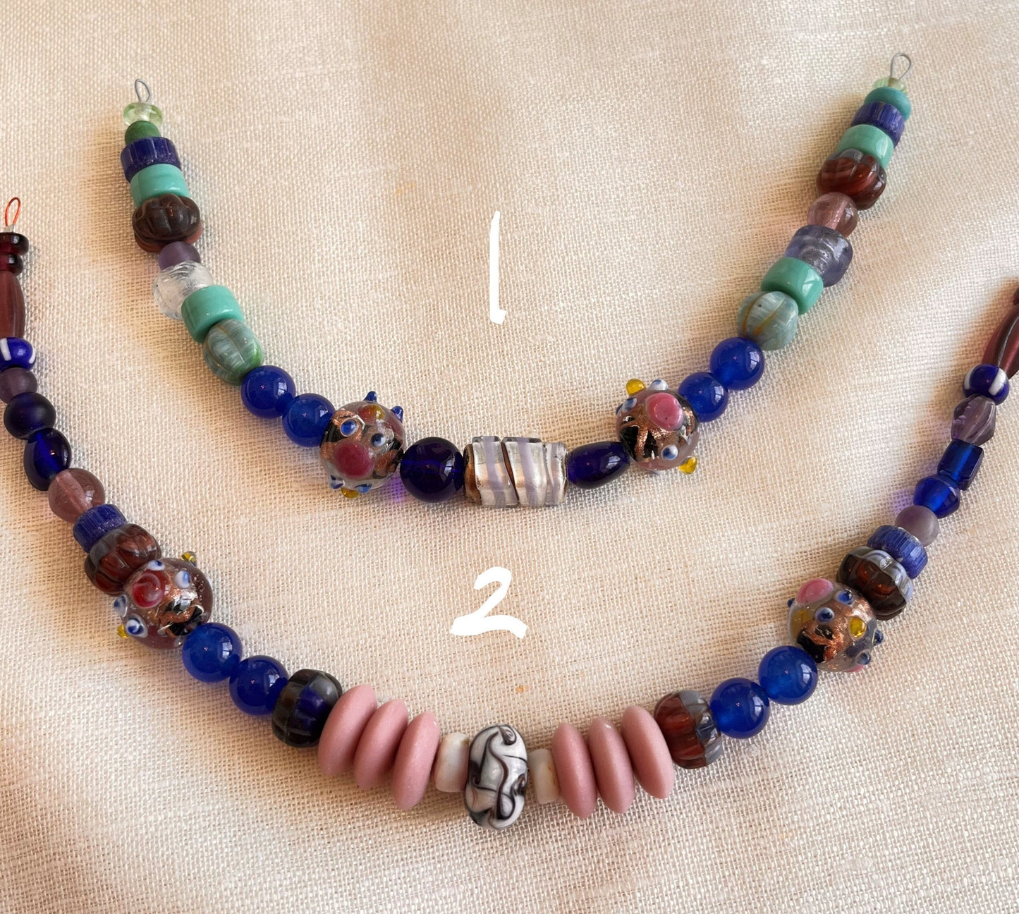Ensemble broche et collier de perles pour femme viking (bleu et mauve)